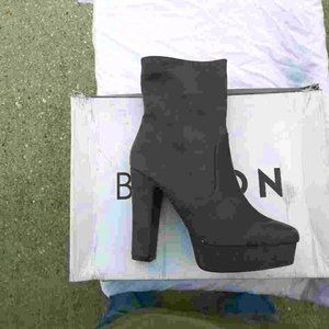 BESTON Women;'s Grey Platform heel Ankle booties.